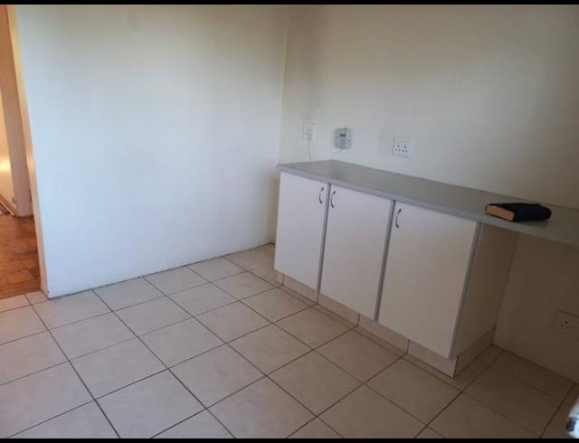 2 BEDROOM APARTMENT FOR SALE IN GLENWOOD